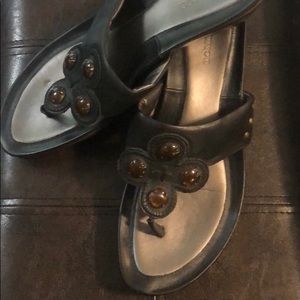 Like new Romika sandals, beautiful quality.